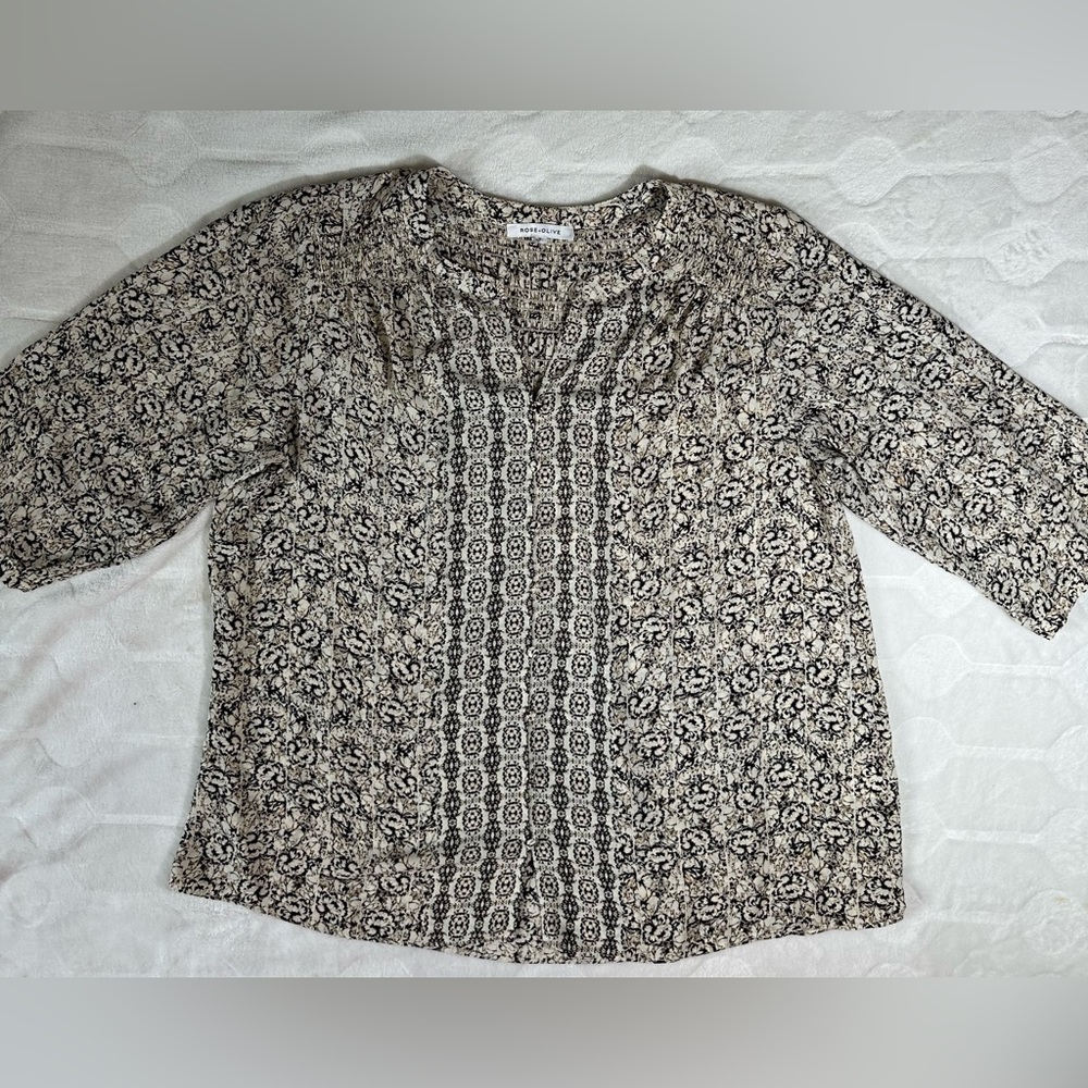 Rose & Olive Black and Cream Blouse size 2XL flowy boho with abstract print